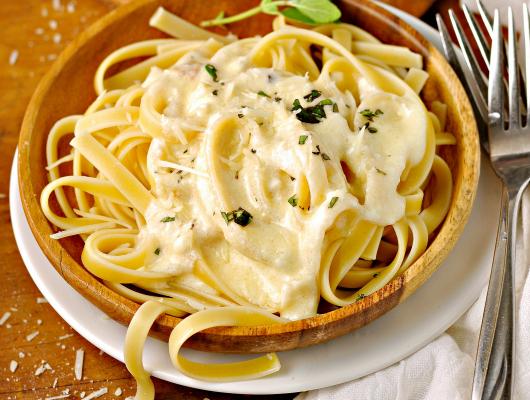 fettuccine alfredo图片